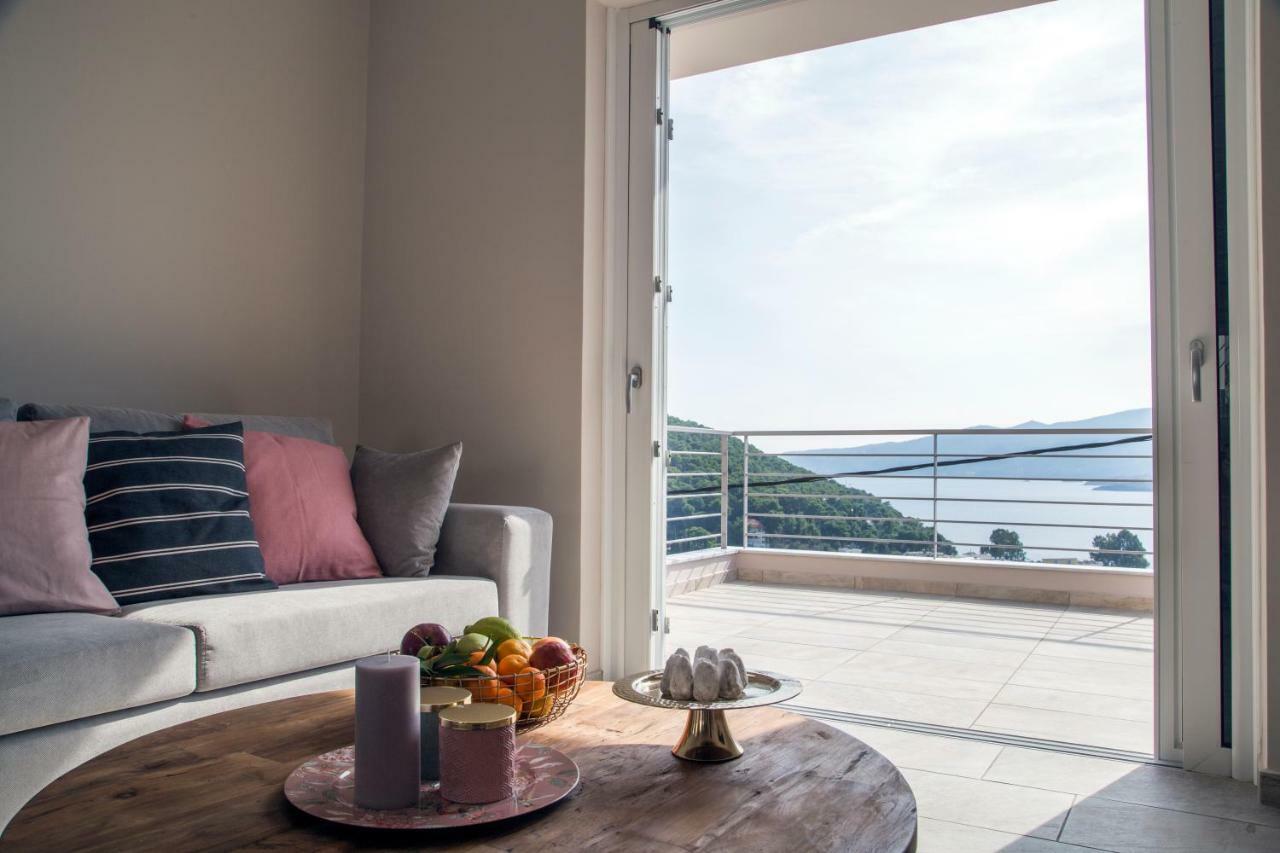 Kalavria Luxury Suites - Magnificent Sea View Of Poros Poros Town Luaran gambar