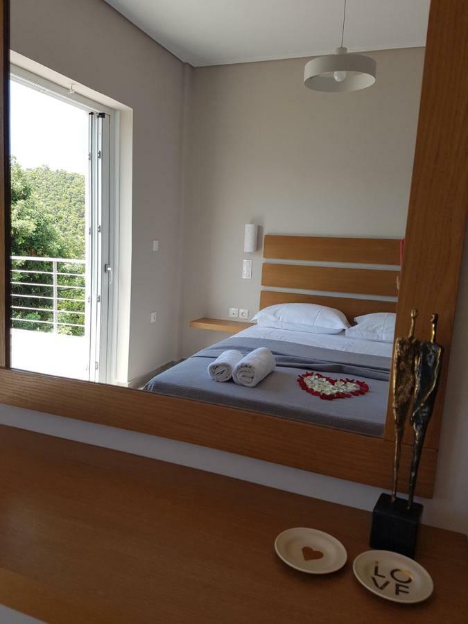 Kalavria Luxury Suites - Magnificent Sea View Of Poros Poros Town Luaran gambar